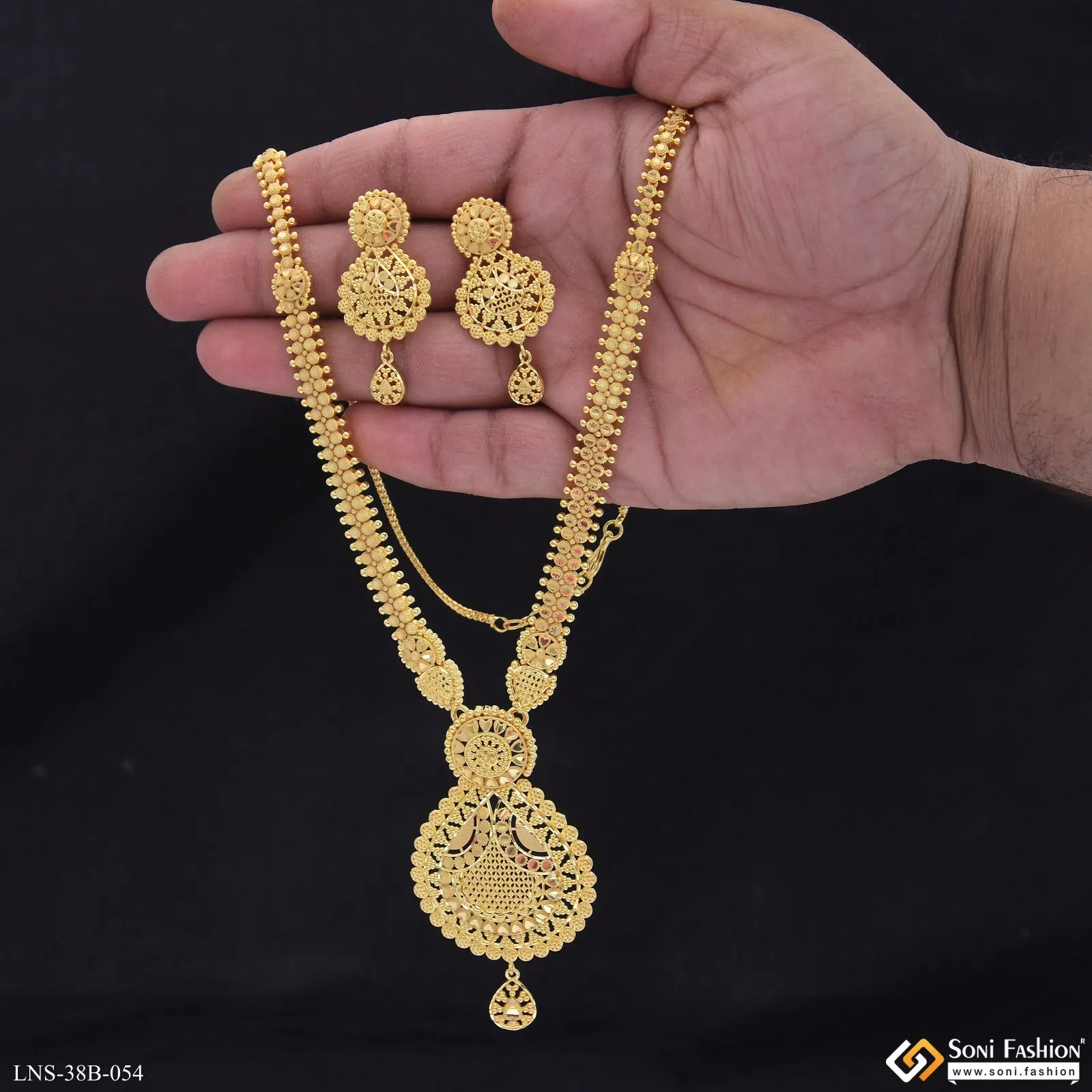 1 Gram Gold Plated Dazzling Design Necklace Set for Women - Style B054