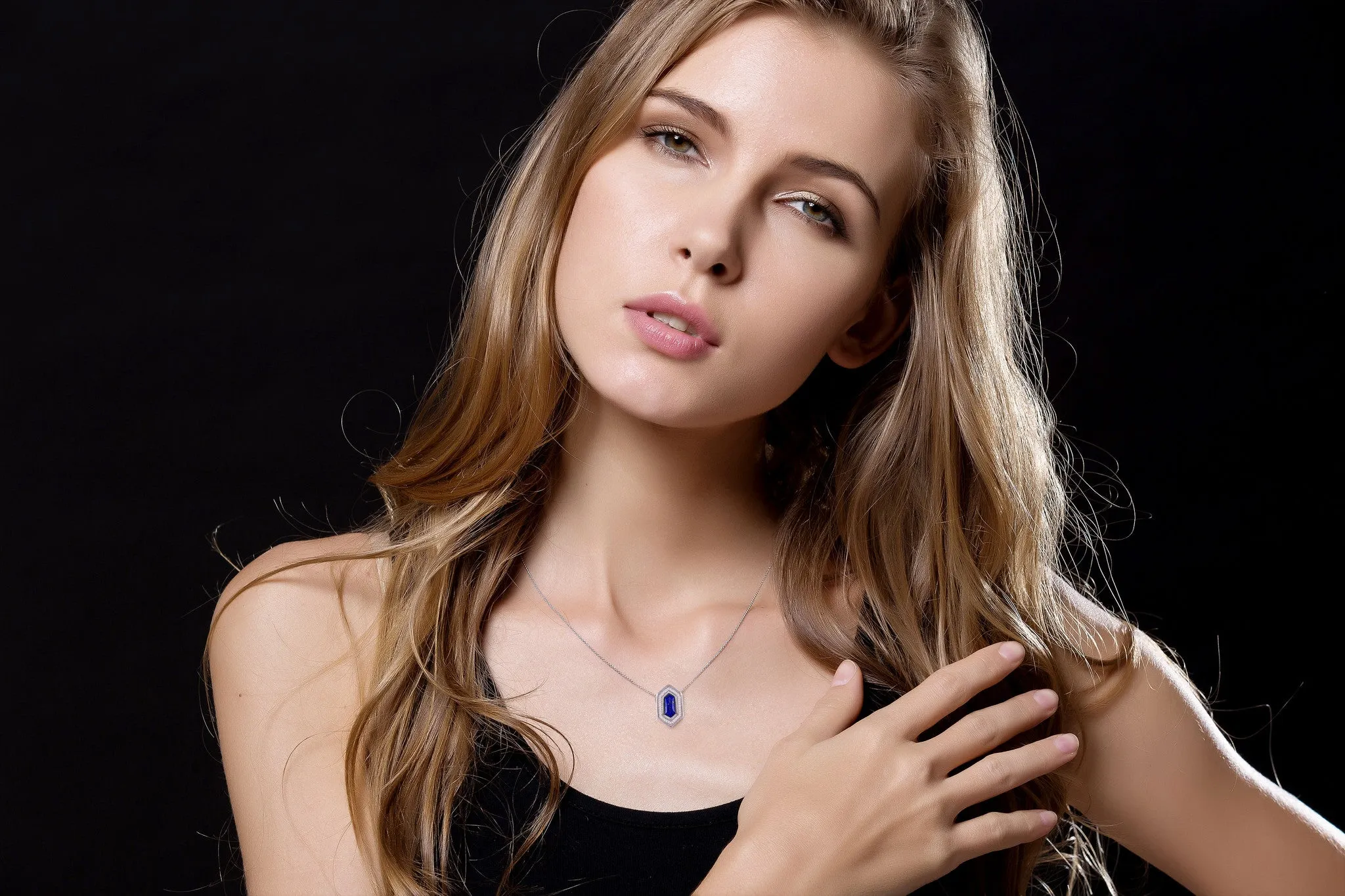 18k Gold Hexagonal Shape Lapis Diamond Necklace