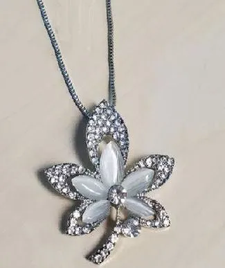 AZ83 Silver Moonstone & Rhinestone Maple Leaf Necklace with FREE Earrings