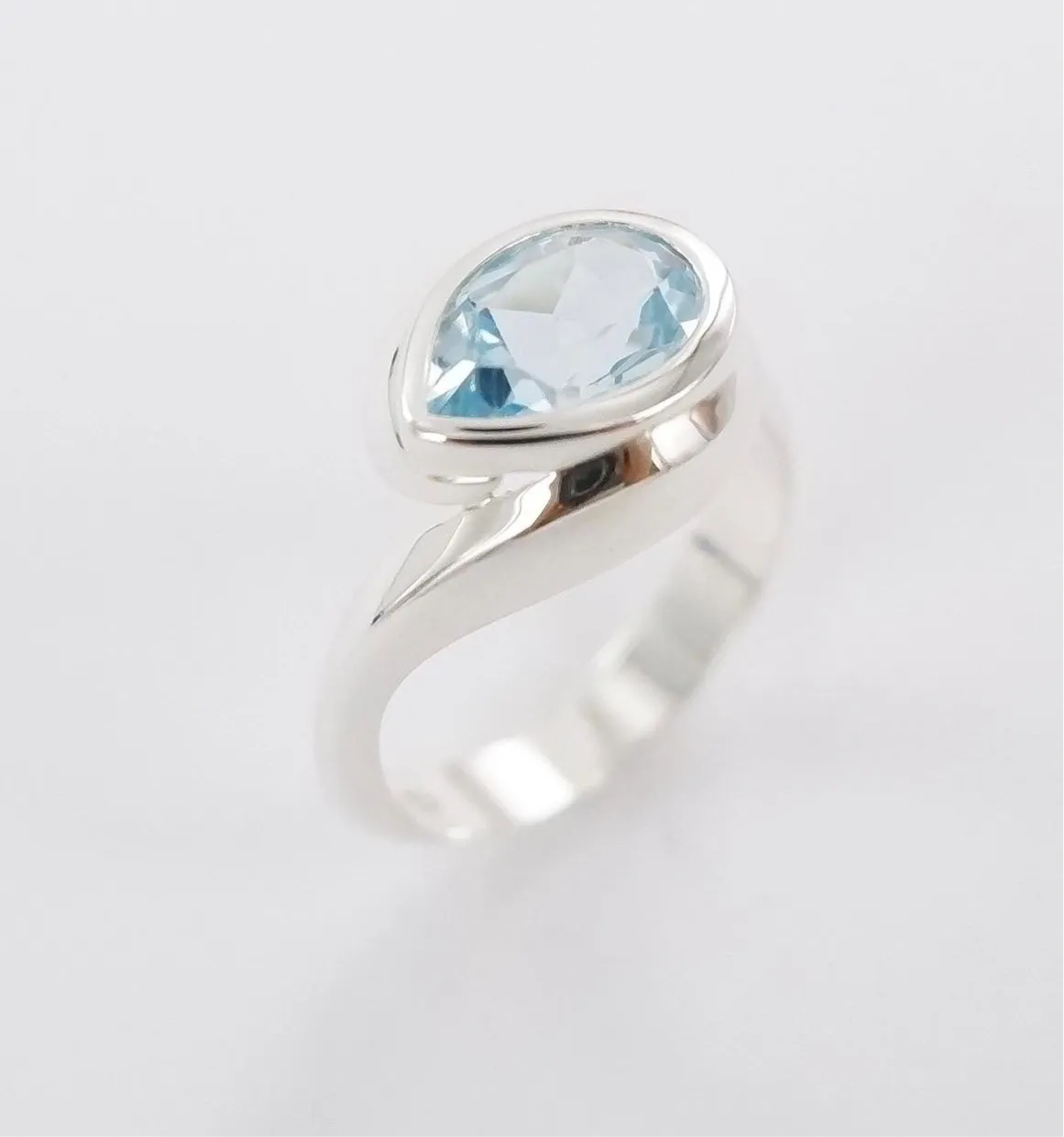 Embrace Ring Ai146P
