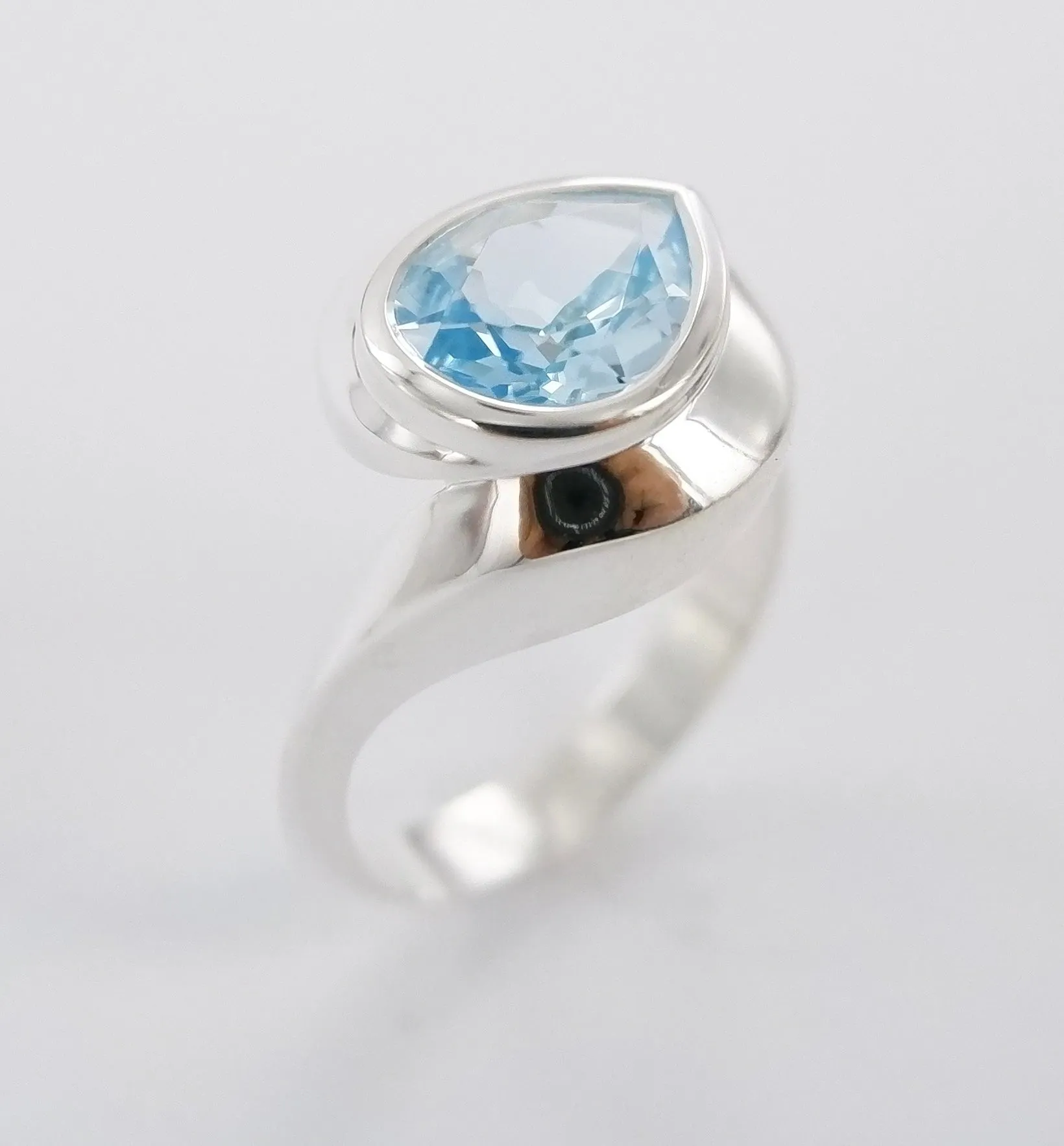 Embrace Ring Ai146P