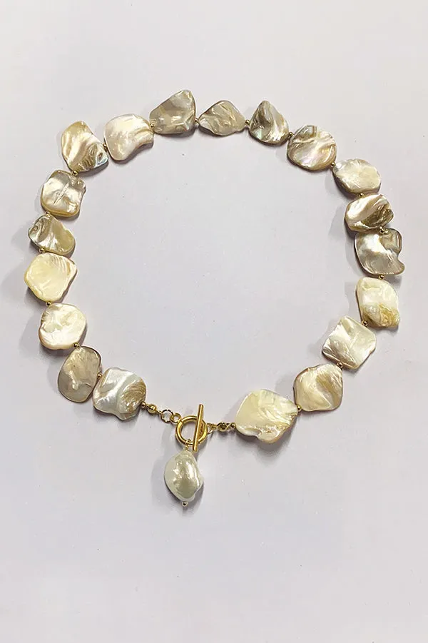 Exaggerated Irregular Shell Collarbone Necklace