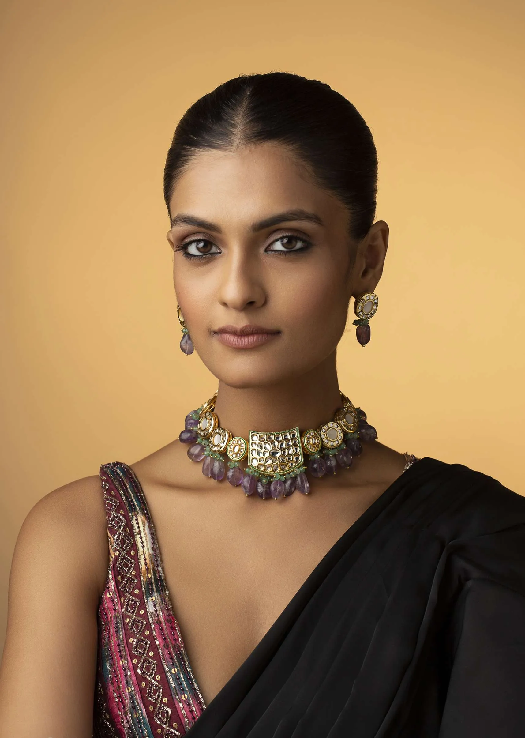 Gold Plated Kundan Necklace Set In Silver Alloy