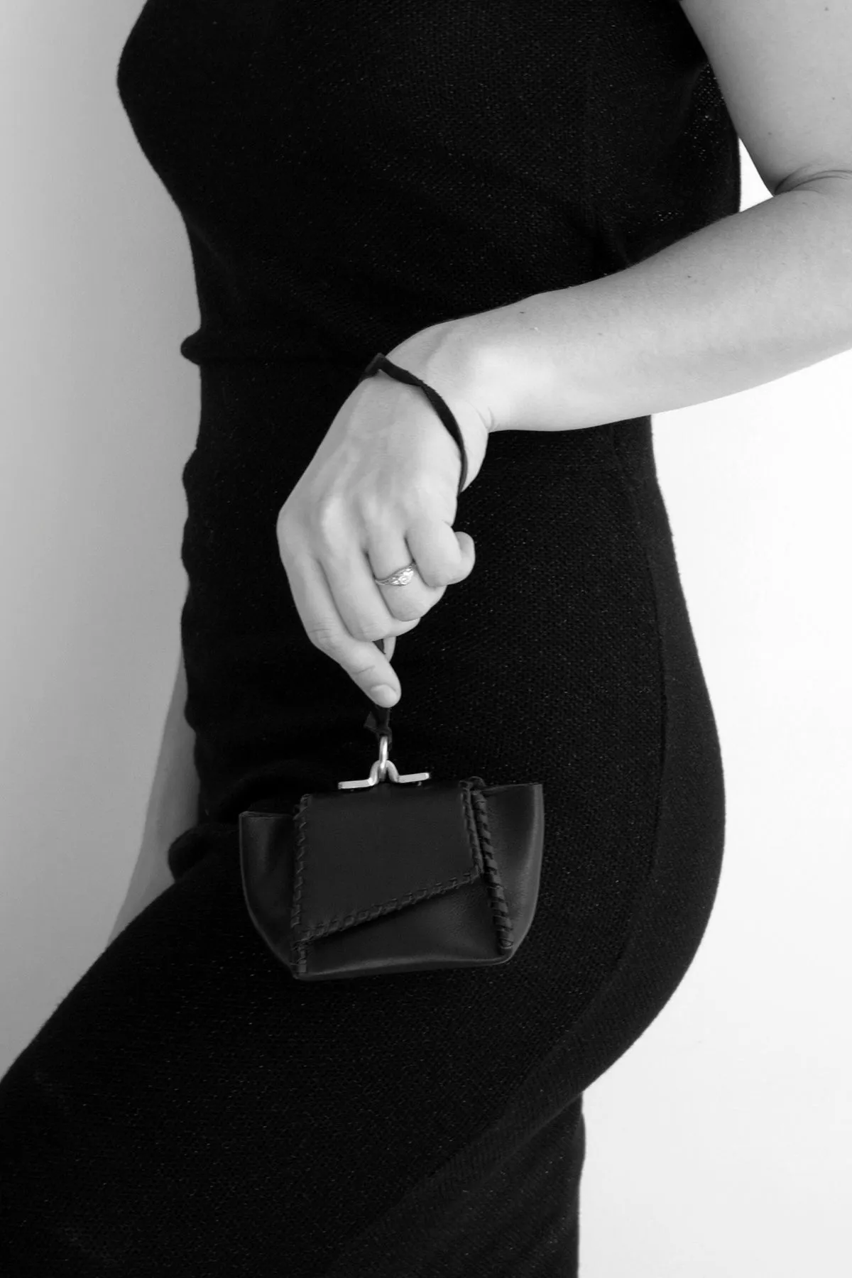 MICRO NELEPHANT in Ciervo Black