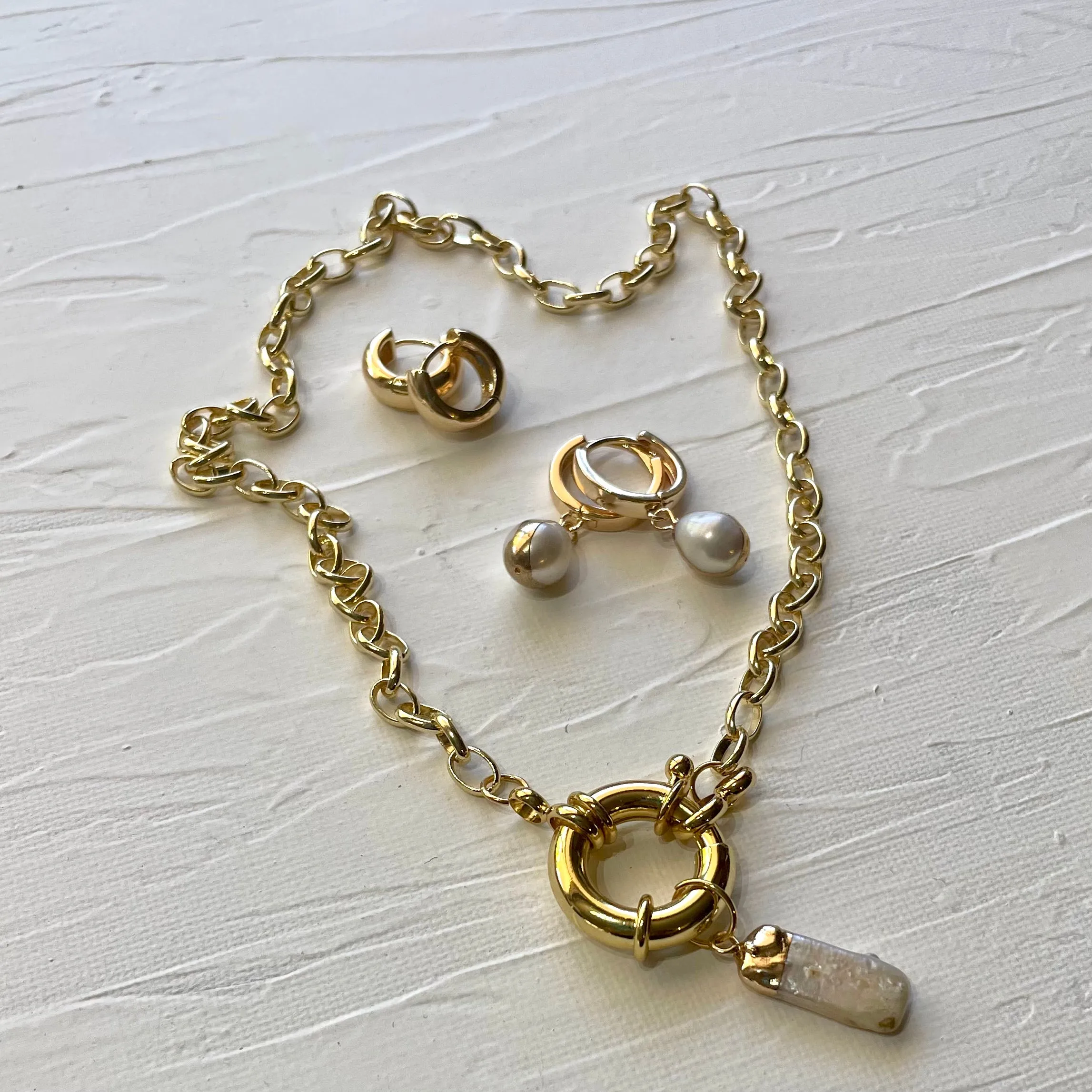 Mutiara | Gold Plated Pearl & Clasp Necklace