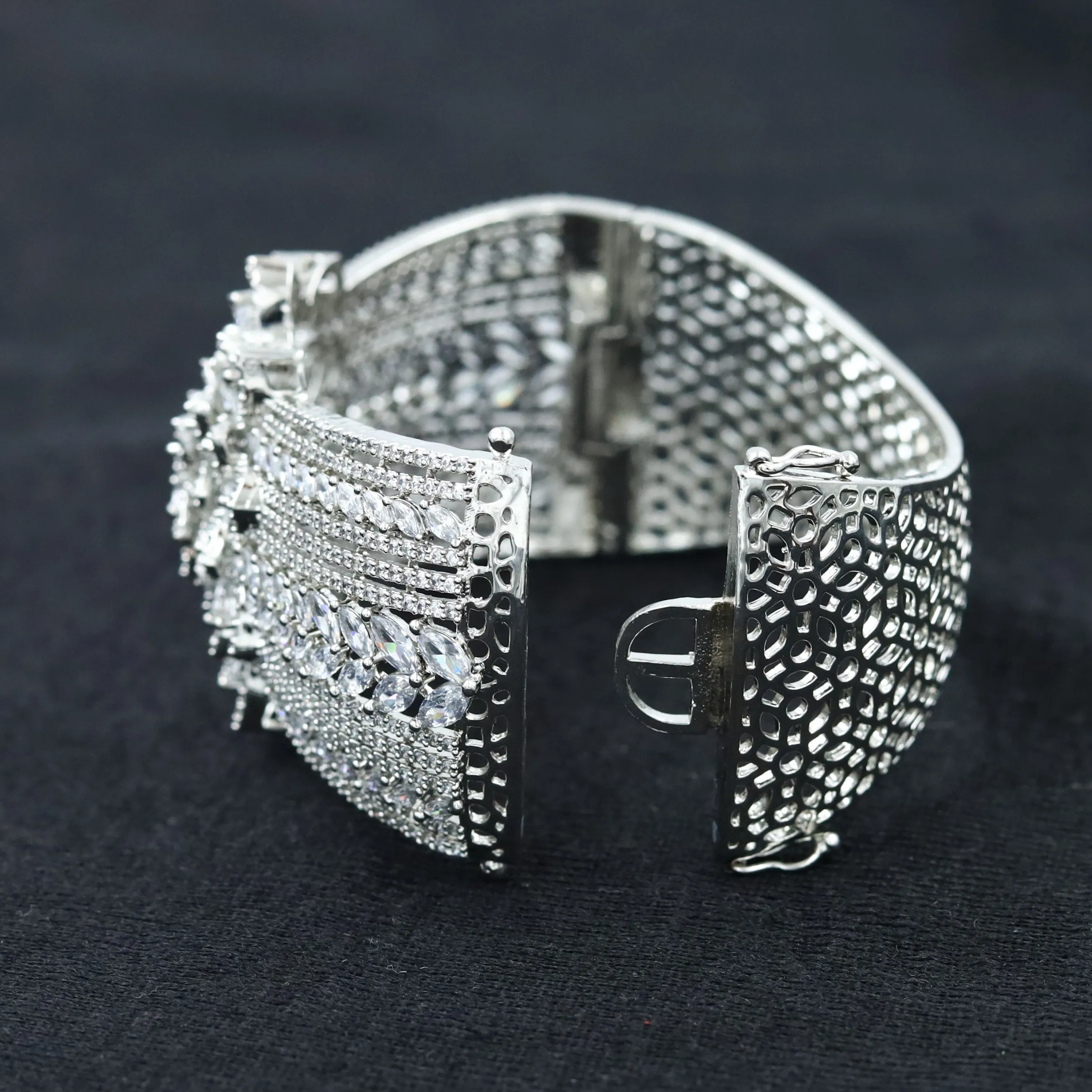 Silver Plated Zircon/AD Bracelet 3318-08