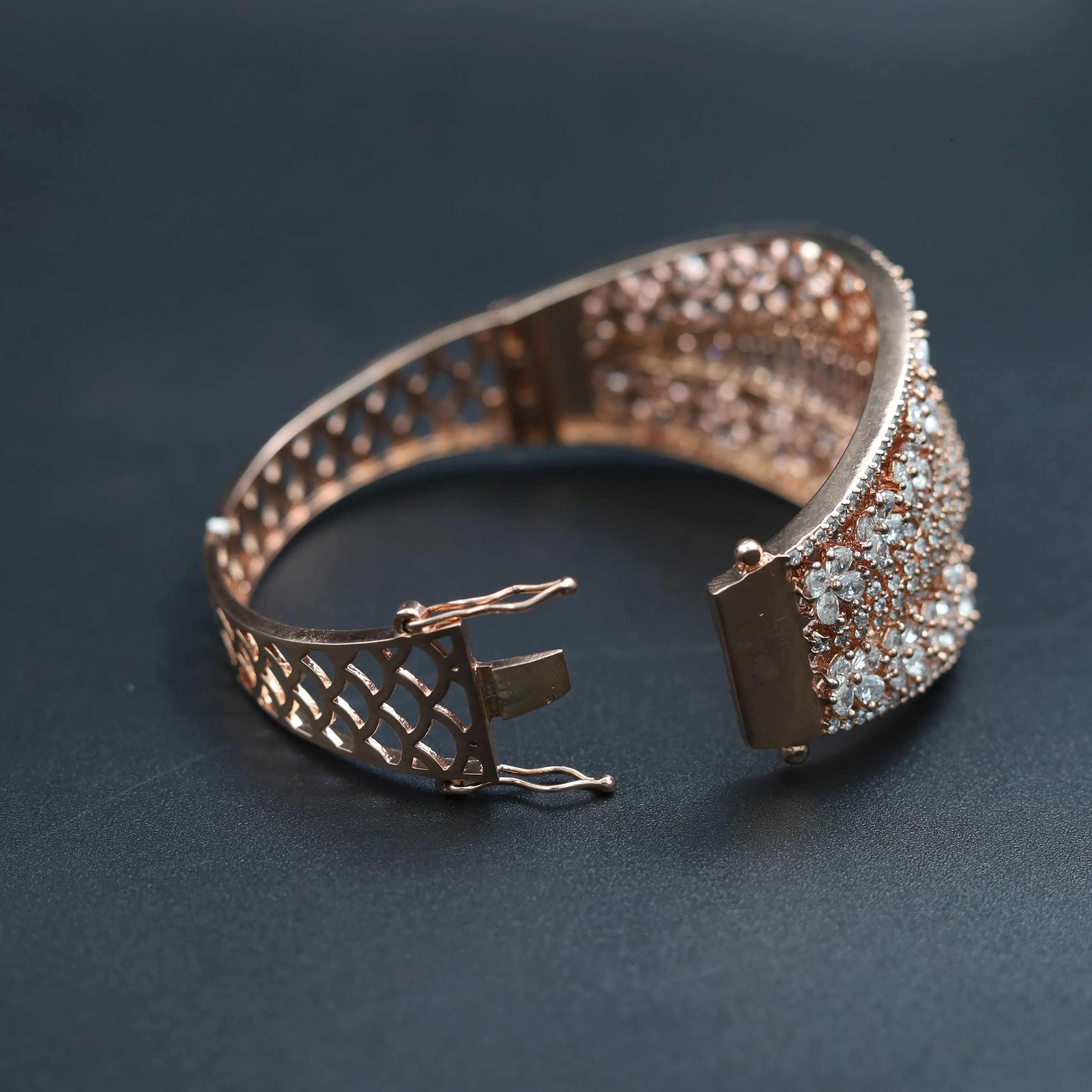 Zircon/AD Rose Gold Bracelet 9018-3239